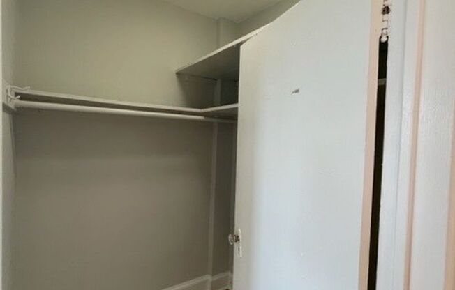 Studio, 1 bath, 300 sqft, $1,575, Unit 503