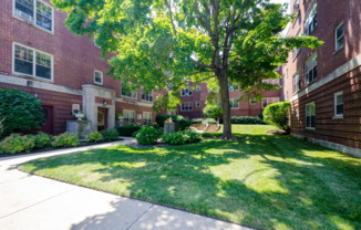 Discover Comfortable Living at Hampton Parkway in Evanston!