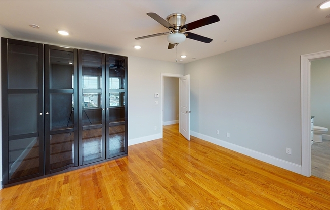 3 beds, 2.5 baths, 1,608 sqft, $4,000, Unit 12