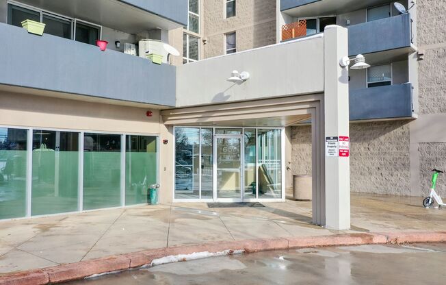 2 beds, 2 baths, 873 sqft, $1,810, Unit 601 W 11th Ave