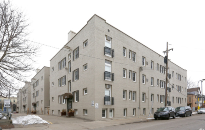 1 bed, 1 bath, 650 sqft, $1,215, Unit 111