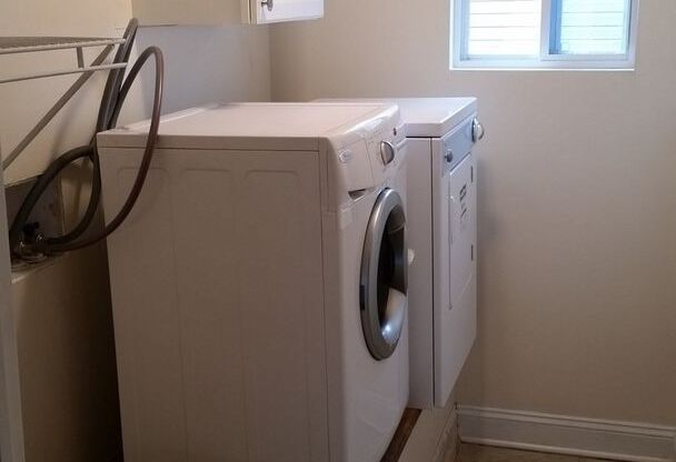 EXTREMELY SPACIOUS AND REMARKABLY REMODELED NORTHSIDE HOME- AVAIL NOW!