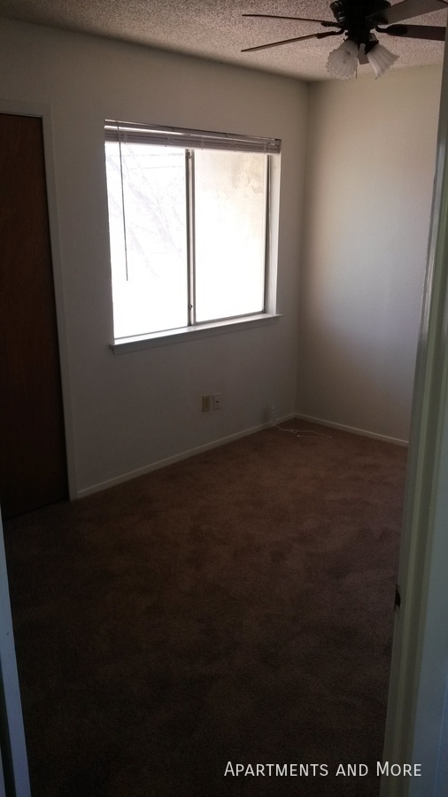 450 N LIVE OAK