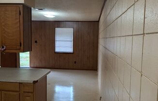 2 beds, 1 bath, $750