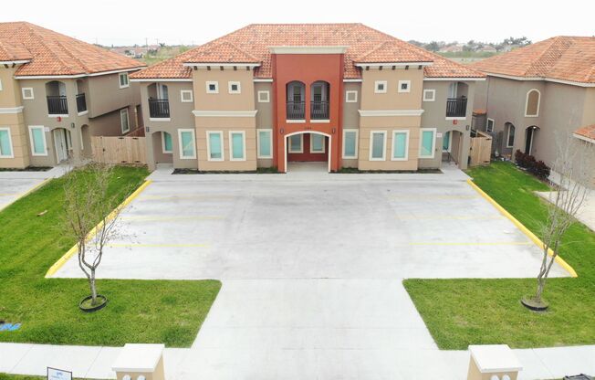 Beautiful Townhome 3bed/2.5 bath (Jackson South of Expressway )
