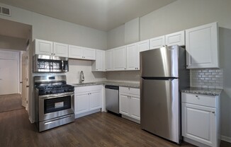 1424 N Maplewood Ave 2F