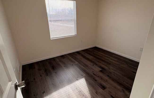 2 beds, 1 bath, 600 sqft, $725, Unit 440 SE Tefft St - Unit 09