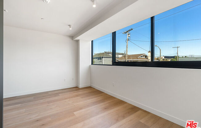 Studio, 1 bath, 402 sqft, $2,495, Unit 204
