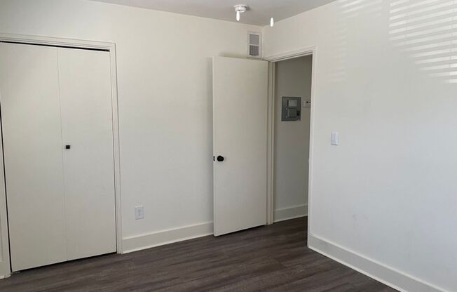 2 beds, 1 bath, 700 sqft, $1,500, Unit 230-30