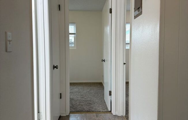 2 beds, 1 bath, $1,175, Unit 745 W Santa Fe Ave