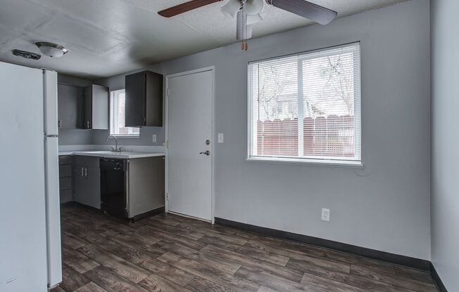 2 beds, 1 bath, 900 sqft, $1,395, Unit A2