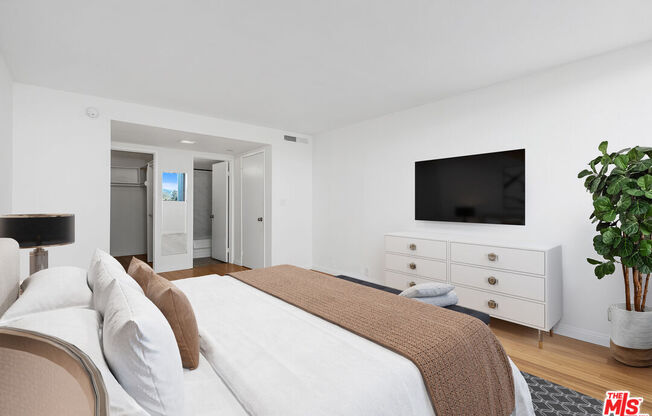 2 beds, 2 baths, 1,088 sqft, $4,400, Unit 904