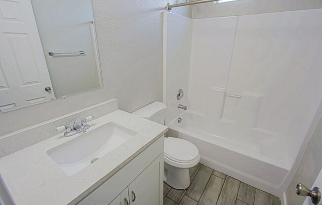 Nice remodel 2 bedroom Condo with balcony. (1614 West Purdue Ave #202 Phoenix Arizona)