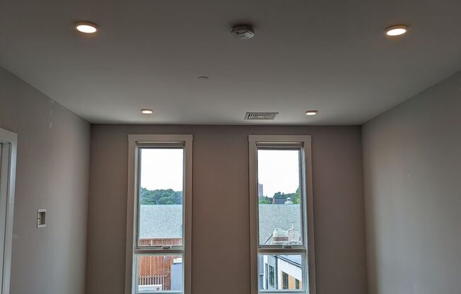 3 beds, 1 bath, 1,065 sqft, $3,800, Unit 202