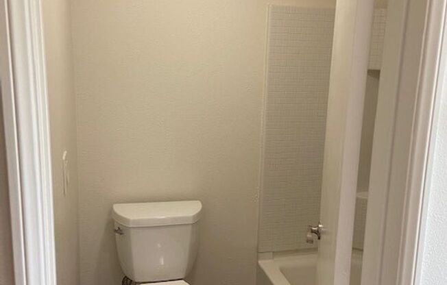 1 bed, 1 bath, 716 sqft, $2,150, Unit F010