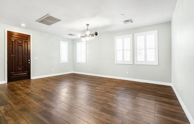 Stunning 4 bedroom, 3 bath home located in Mariposa at the Paseos gated community