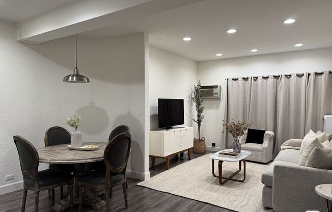 1 bed, 1 bath, 693 sqft, $3,000, Unit 228