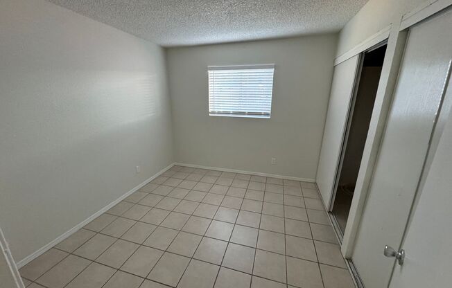 2 beds, 1 bath, $1,995, Unit 5406-4