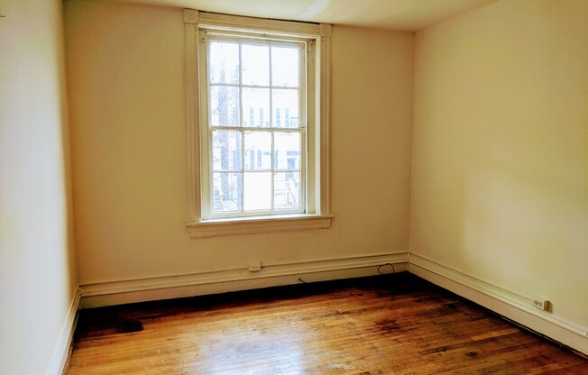 1 bed, 1 bath, $1,195, Unit Apt. 06