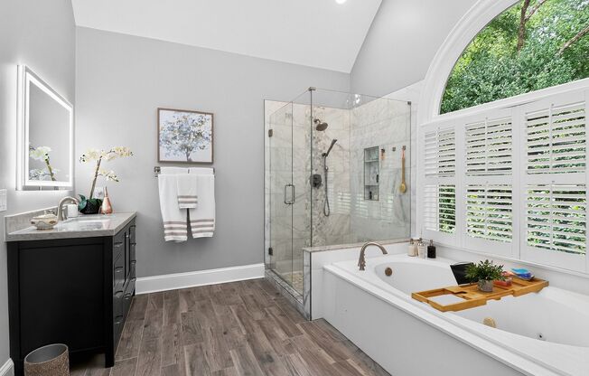 4 beds, 3.5 baths, $6,300