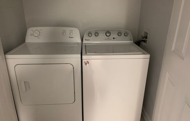 3 beds, 2 baths, $1,550, Unit #8209