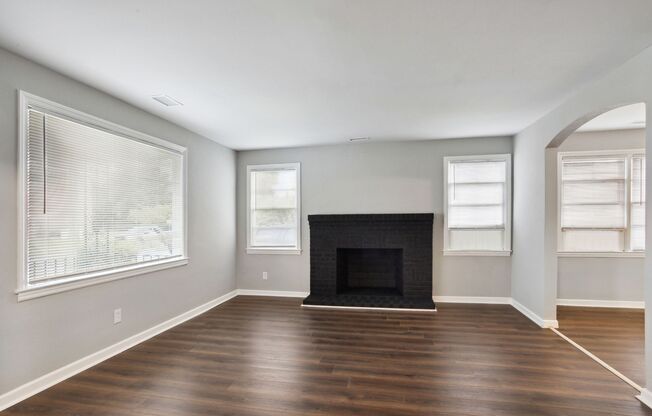 Large 3BR/2BA Near Downtown Savannah Home For Rent