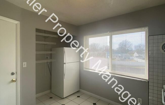 Freshly updated 2 bedroom apartment in Florissant!