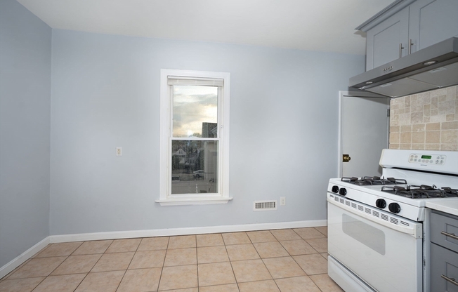 46 WYLLIS AVE