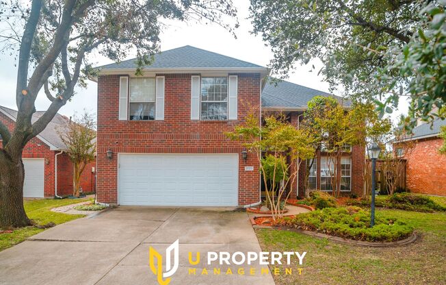 A must-see beautifully shaded house!