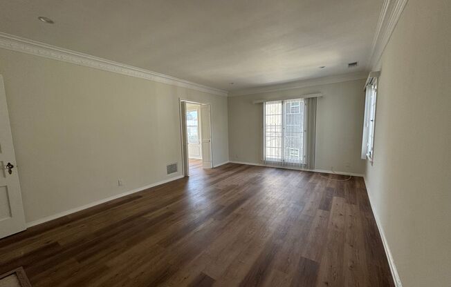 1 bed, 1 bath, $2,300, Unit 5320 1/2