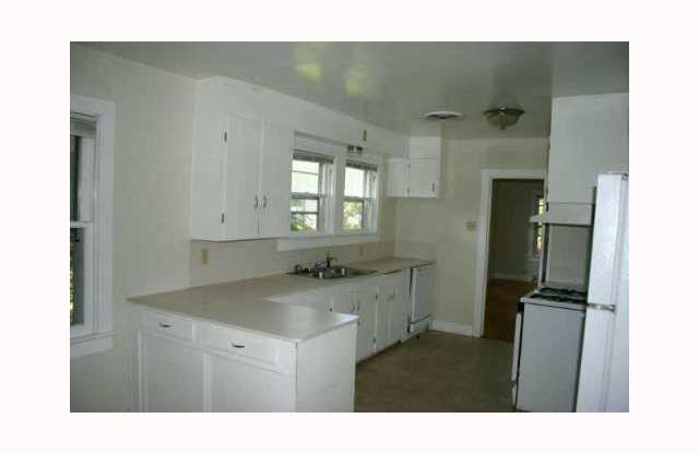 Central Austin 3 bedroom Cottage for Lease!