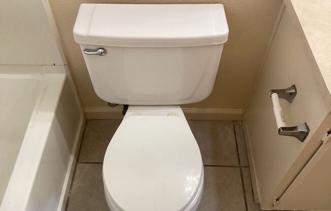 2 beds, 1.5 baths, $1,295, Unit 171