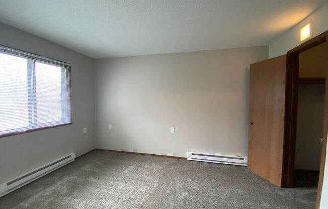 2 beds, 1 bath, 650 sqft, $850, Unit 207 NW 8th Street #B05