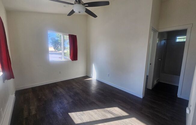 2 beds, 1 bath, $1,250