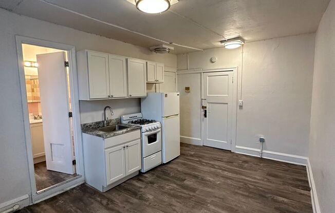 1709 E Park Pl