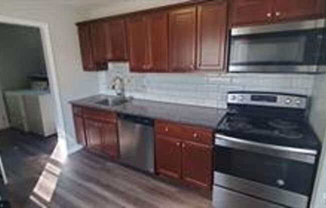 3 beds, 1 bath, $1,500