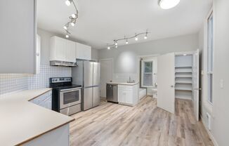 3 bedroom apartment available in SW Portland