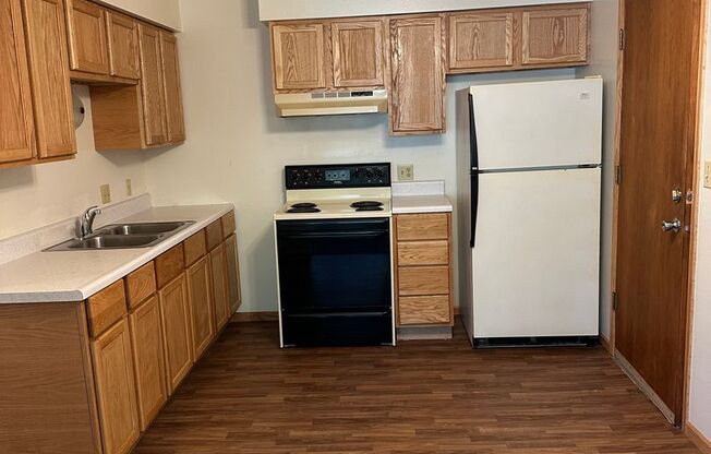 2 beds, 1 bath, 635 sqft, $875