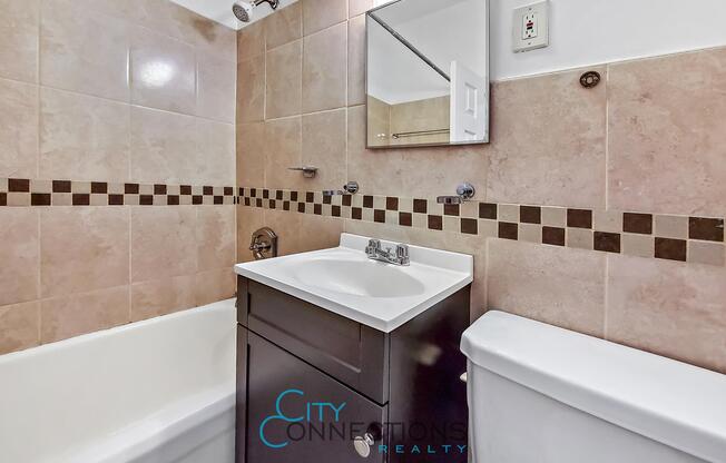 352 E 55 ST