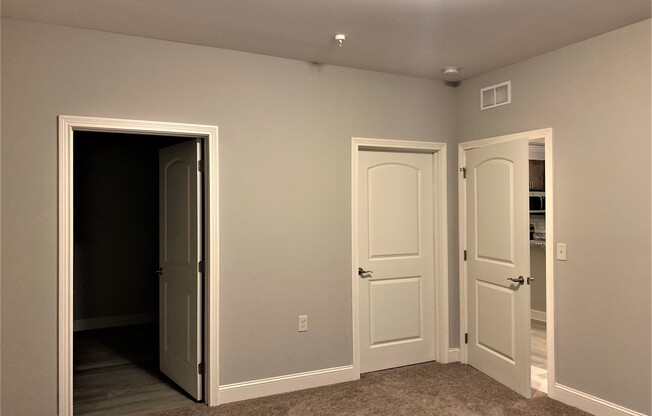 1 bed, 1 bath, 848 sqft, $775, Unit 27