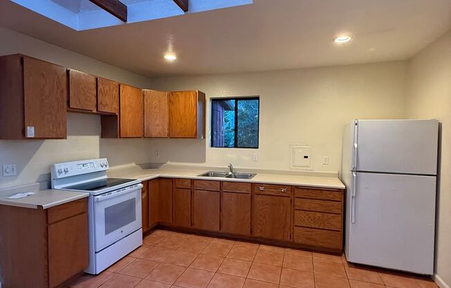Gated Private Studio just minutes to downtown Graton w/ all utilities included