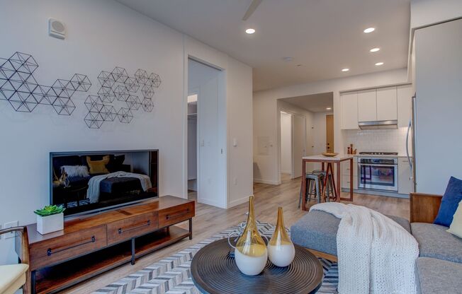 1 bed, 1 bath, 661 sqft, $1,695, Unit 307