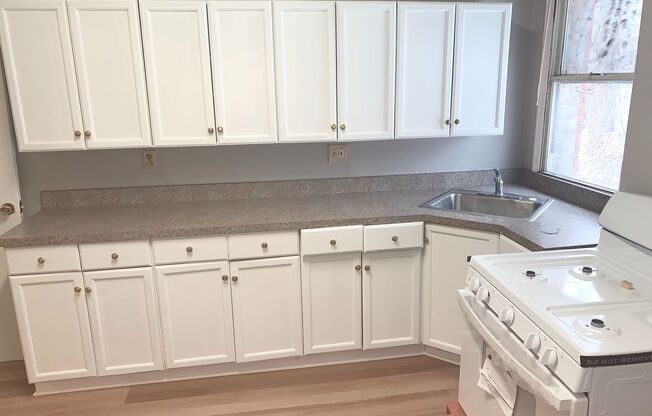 3 Bed 1 Bath Home in the Marshall-Shadeland Area, Available February, 1