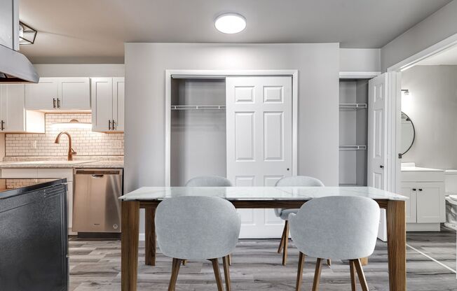 1 bed, 1 bath, 550 sqft, $999, Unit 1001 - 3A