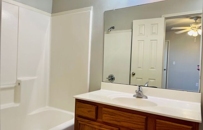 3 bed / 3 bath Move In Ready!