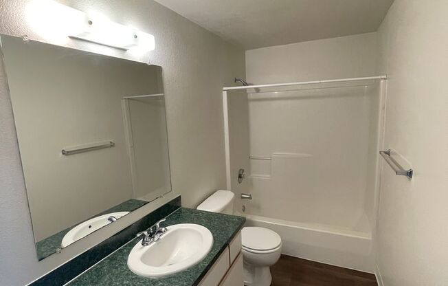 2 beds, 1 bath, 982 sqft, $1,425, Unit 4315