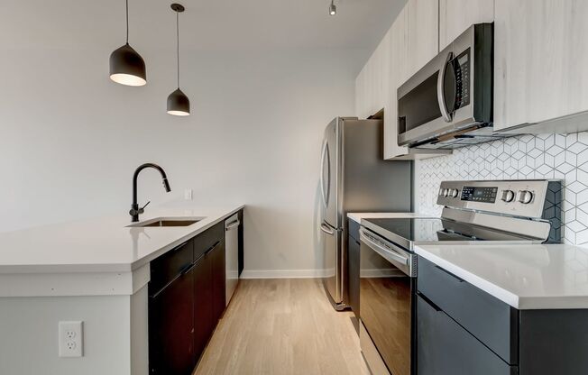 For Rent: Modern Urban Living at 115 W Hamburg – Your Ideal City Retreat Awaits!