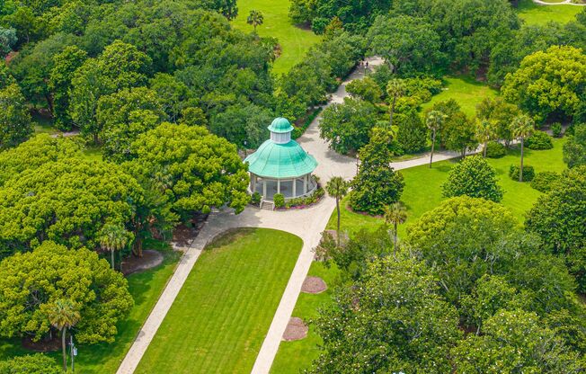 2 beds, 1 bath, 850 sqft, $2,100, Unit 205