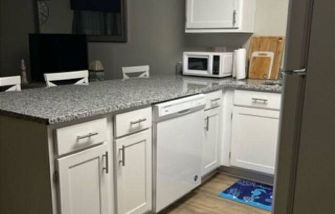 2 beds, 2 baths, $1,295