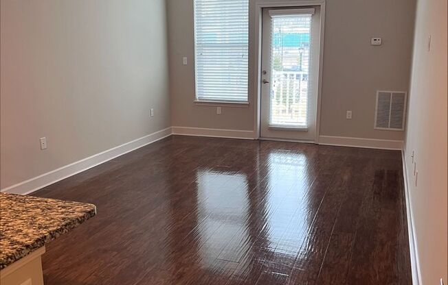 1 bed, 1 bath, 717 sqft, $2,468, Unit 0533